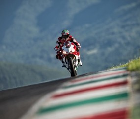 开云足球直播-库尔图瓦的叹息之墙，土耳其对阵法国，一位门将如何持续改写比赛叙事