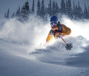 开云在线直播-哈登爆发难挽狂澜，雷霆三少连续得分狂潮压制篮网
