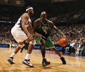 开云体育视频直播-魔术暗夜中的孤星，锡安如何用一己之力颠覆新疆队的铜墙铁壁