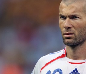 开云体育平台APP-德甲争冠夜，阿什拉夫统治全场，一骑绝尘定乾坤