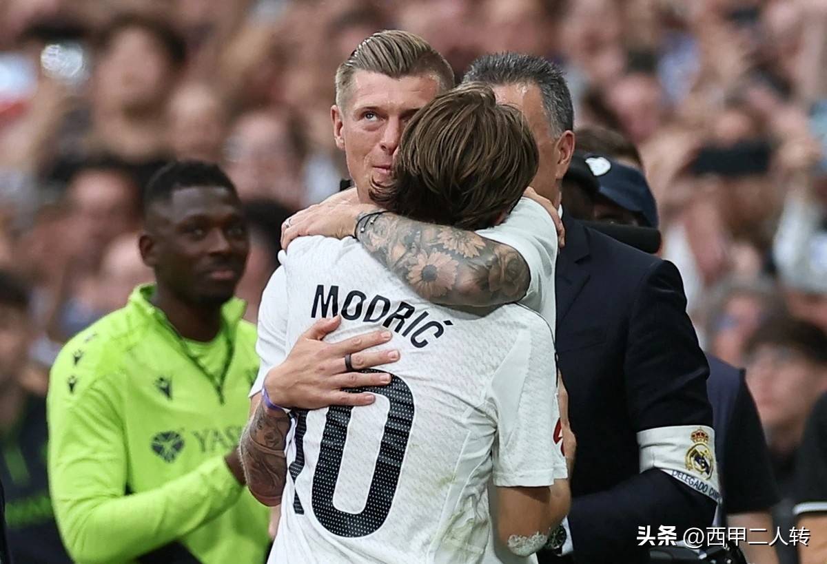 皇马鏖战曼联,莫德里奇点燃赛场 皇马鏖战曼联,莫德里奇点燃赛场