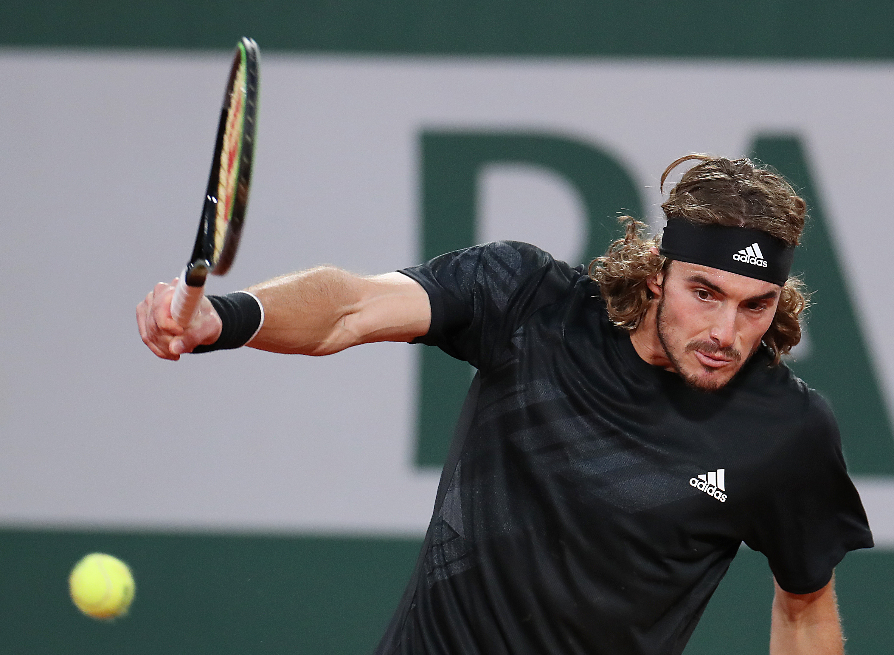 欧洲网球队逆转西班牙网球队，西西帕斯高光表现