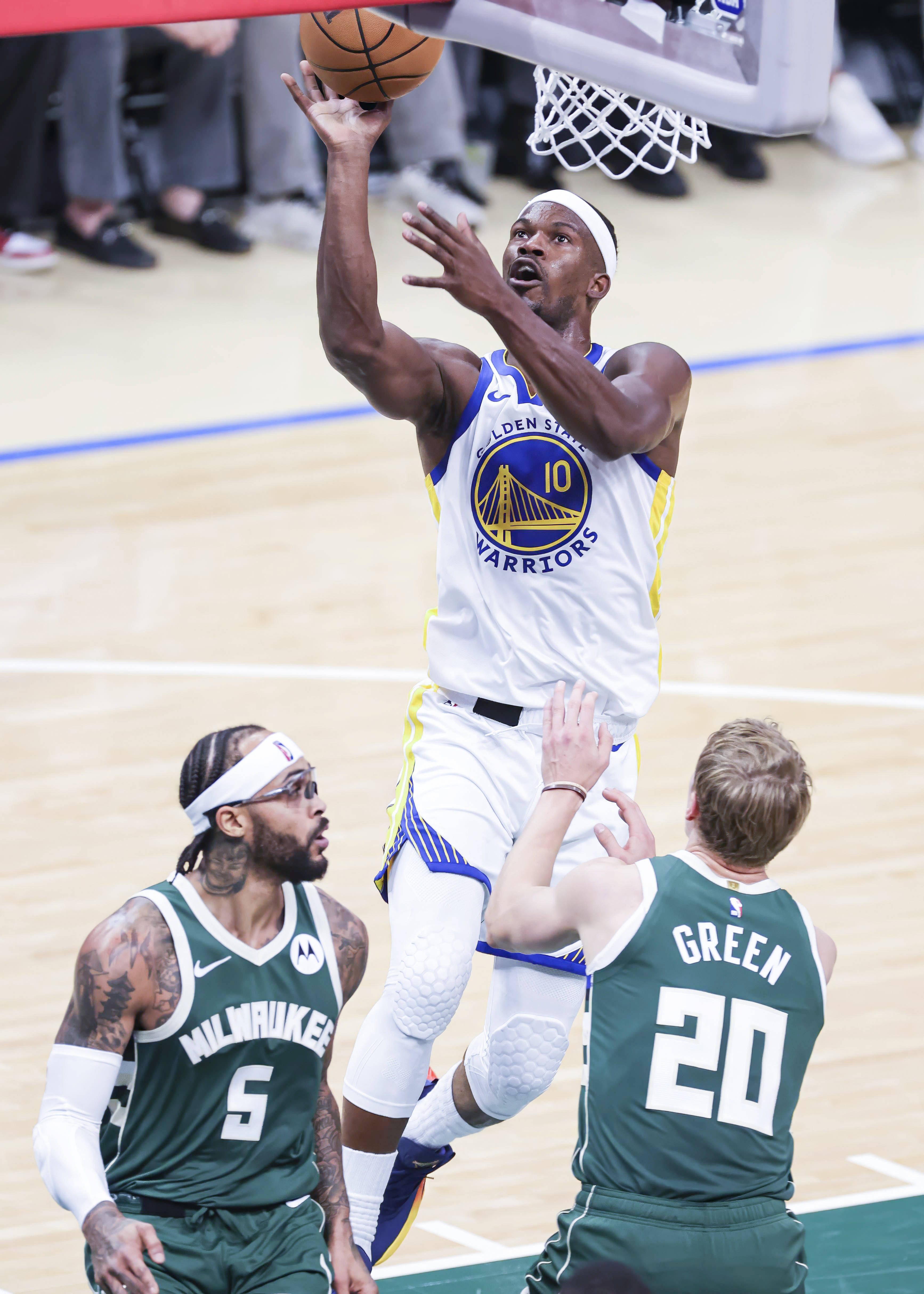 雄鹿B队完胜篮网,詹姆斯绝境逆转 雄鹿B队完胜篮网,詹姆斯绝境逆转