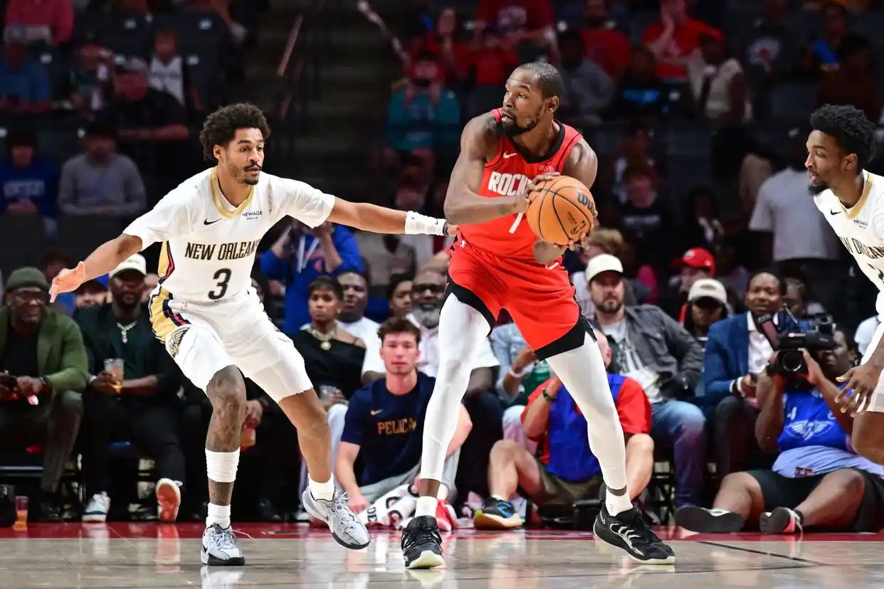 辽宁队完胜鹈鹕,霍勒迪惊艳四座 辽宁队完胜鹈鹕,霍勒迪惊艳四座