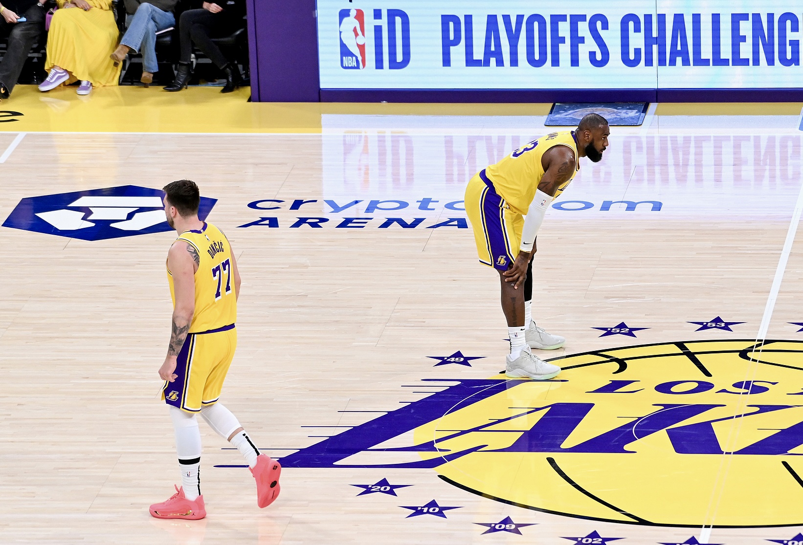 湖人轻取凯尔特人B队,拉塞尔送出助攻 湖人轻取凯尔特人B队,拉塞尔送出助攻