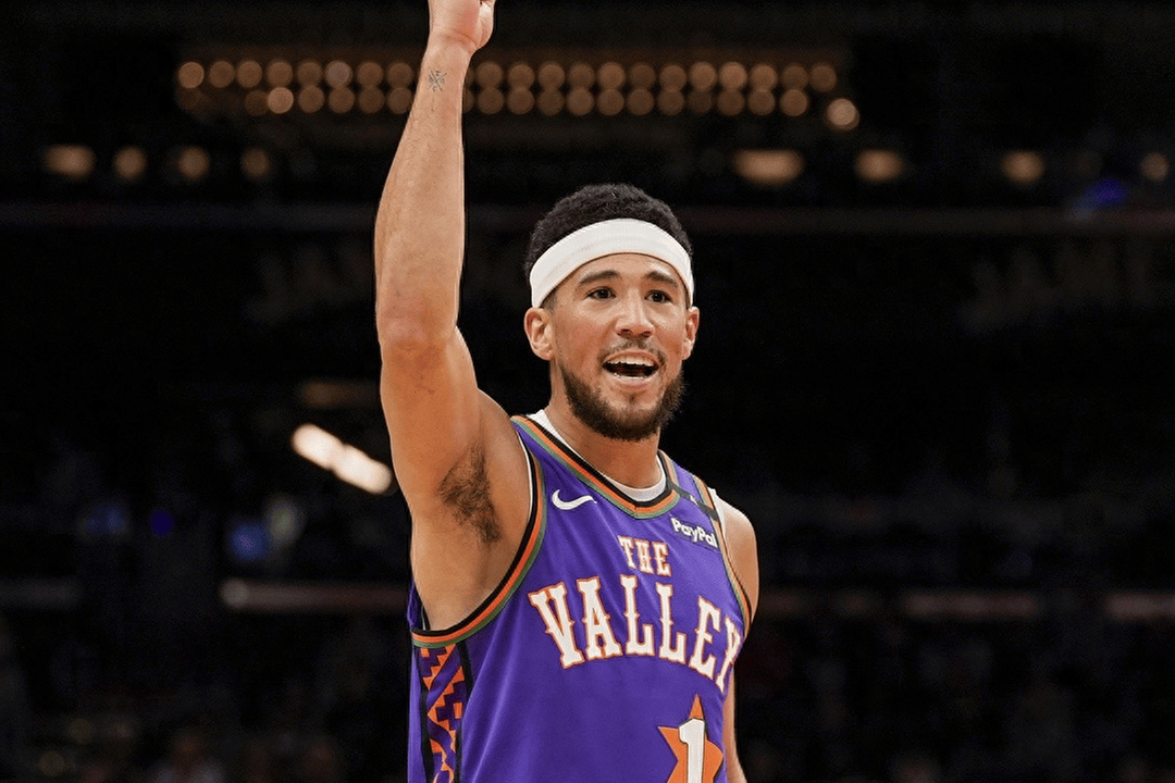 猛龙轻取雄鹿,布克惊艳四座 猛龙轻取雄鹿,布克惊艳四座