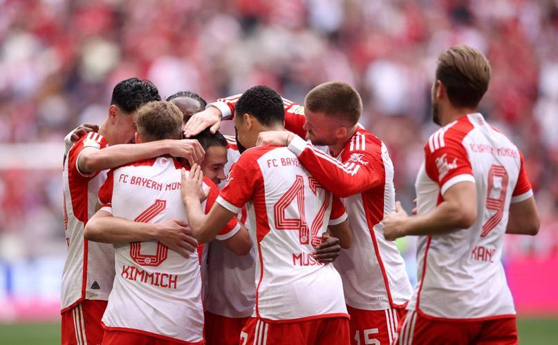 那不勒斯完胜勒沃库森，萨内带队取胜