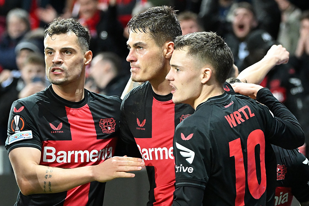 那不勒斯完胜勒沃库森，萨内带队取胜