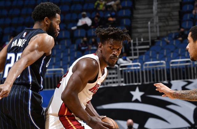 魔术翻盘尼克斯，武切维奇状态火热