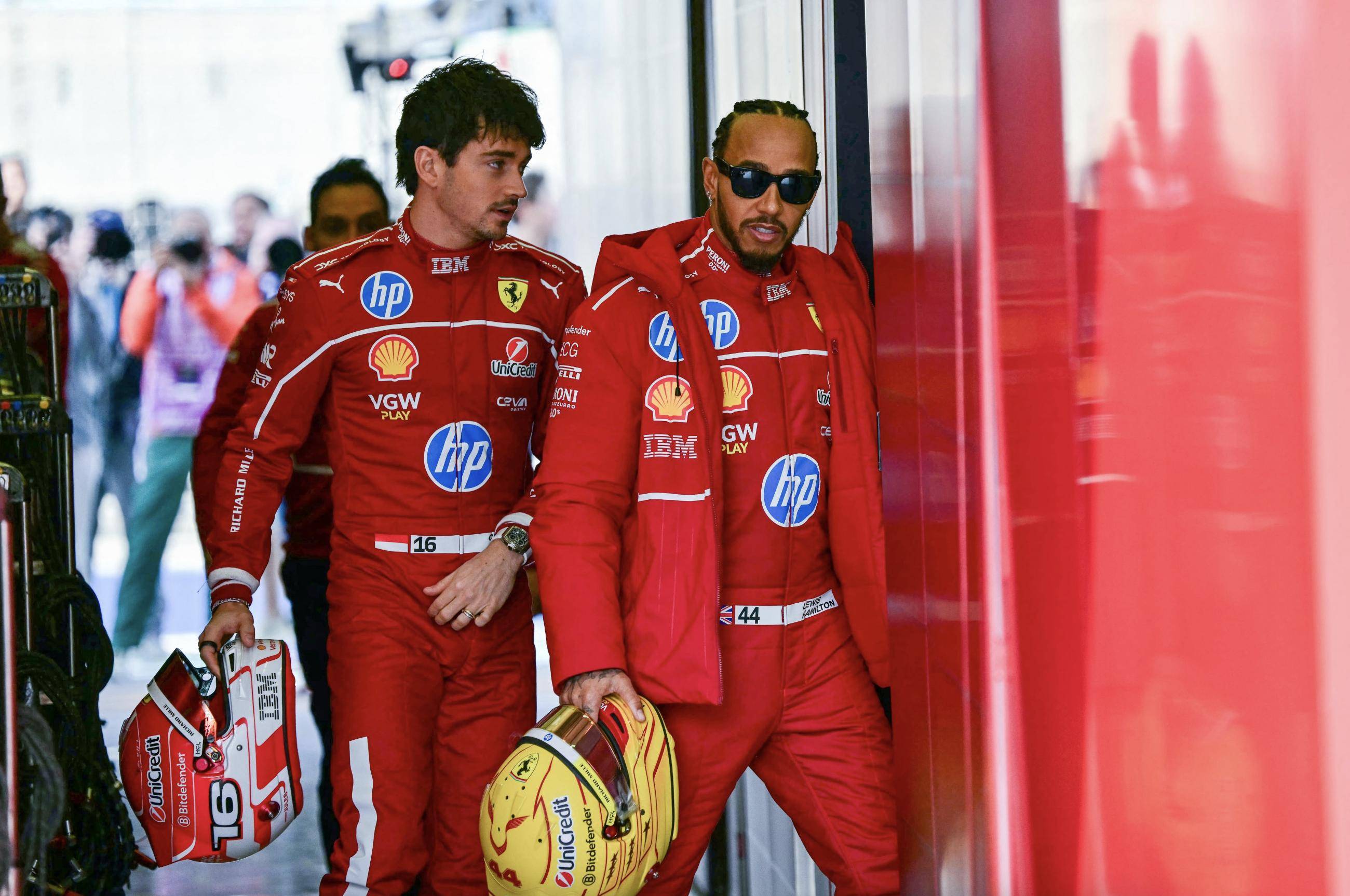 迈凯伦绝杀红牛二队，汉密尔顿惊艳四座