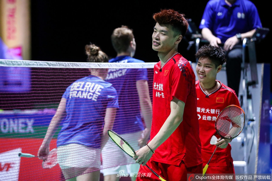 中国队轻取法国队,黄鸭组合关键制胜 中国队轻取法国队,黄鸭组合关键制胜