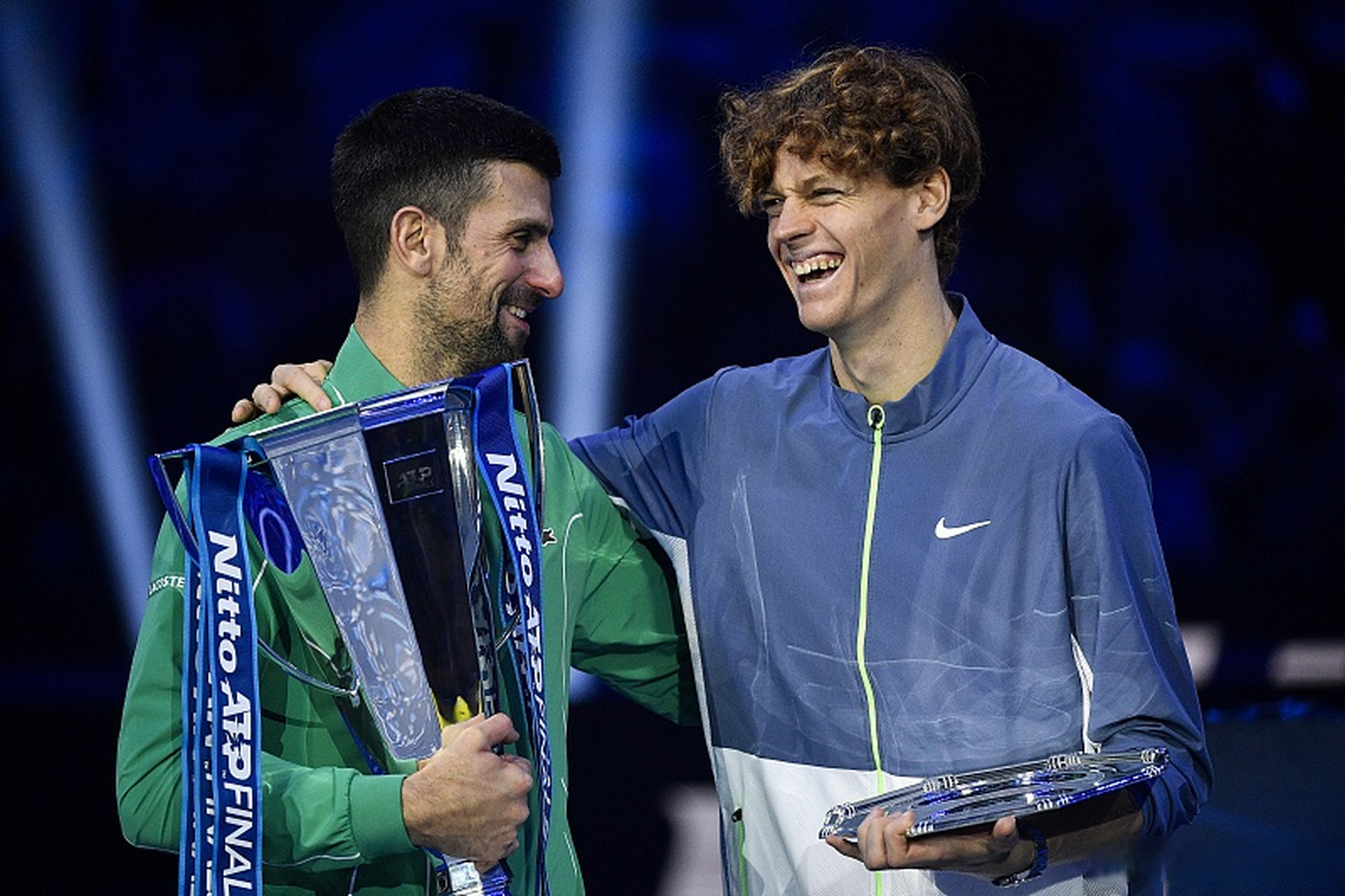 西班牙网球队力克世界网球队，德约科维奇制霸全场