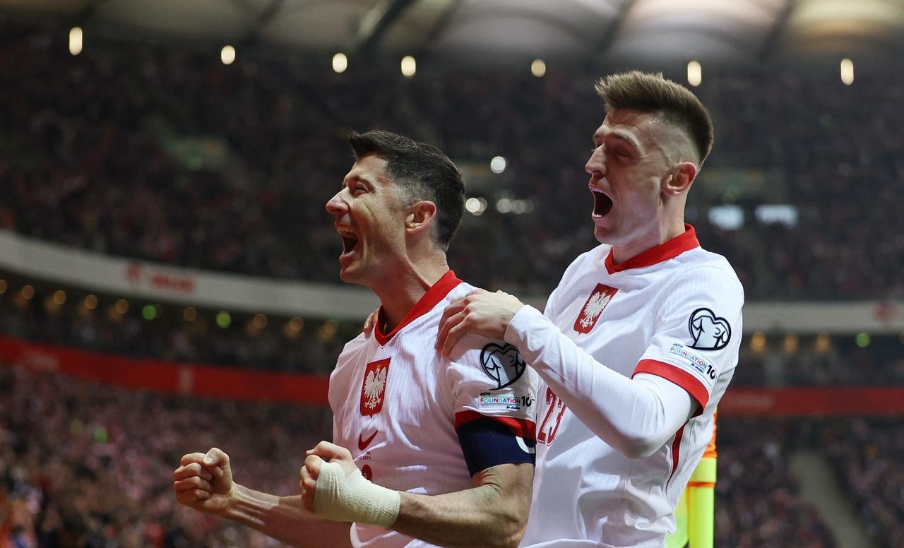 西班牙胜终逆袭瑞士，荷兰力克乌克兰晋级