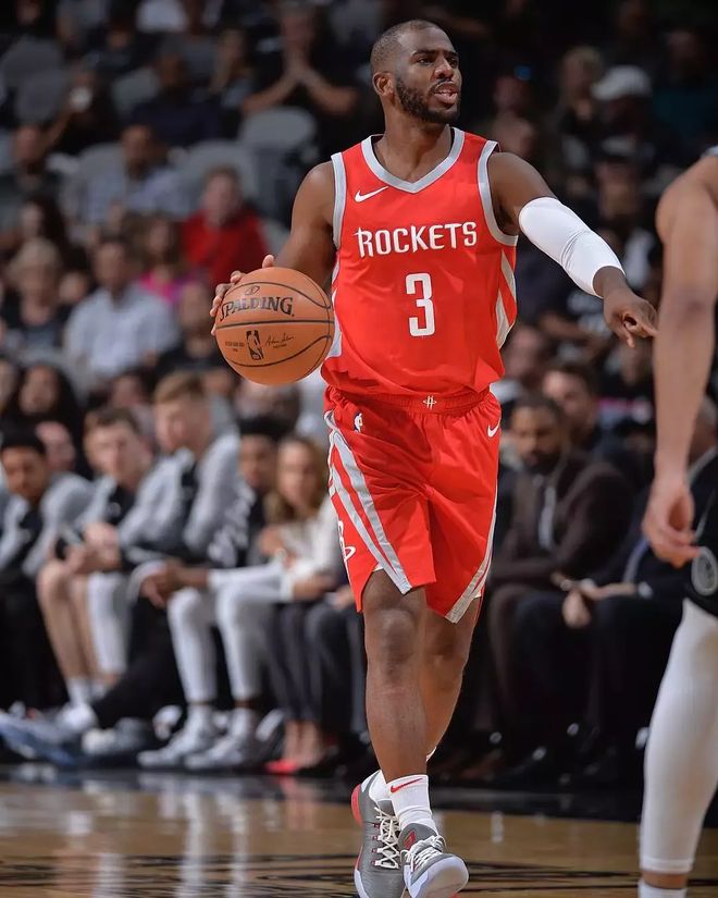 那不勒斯中场连场大爆发，成为球队得分王