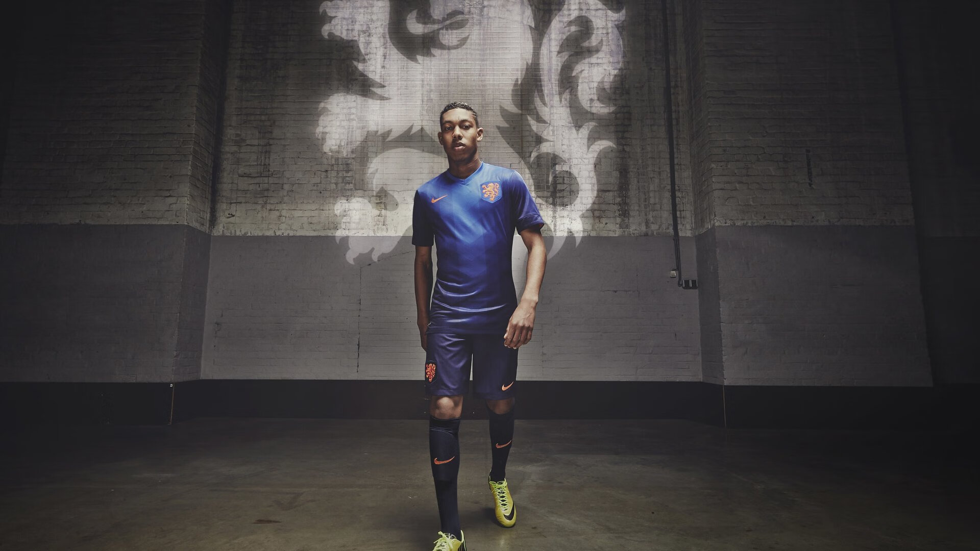 跨界竞技场，当辽宁队火力压制步行者，伦纳德在英超争冠接管比赛