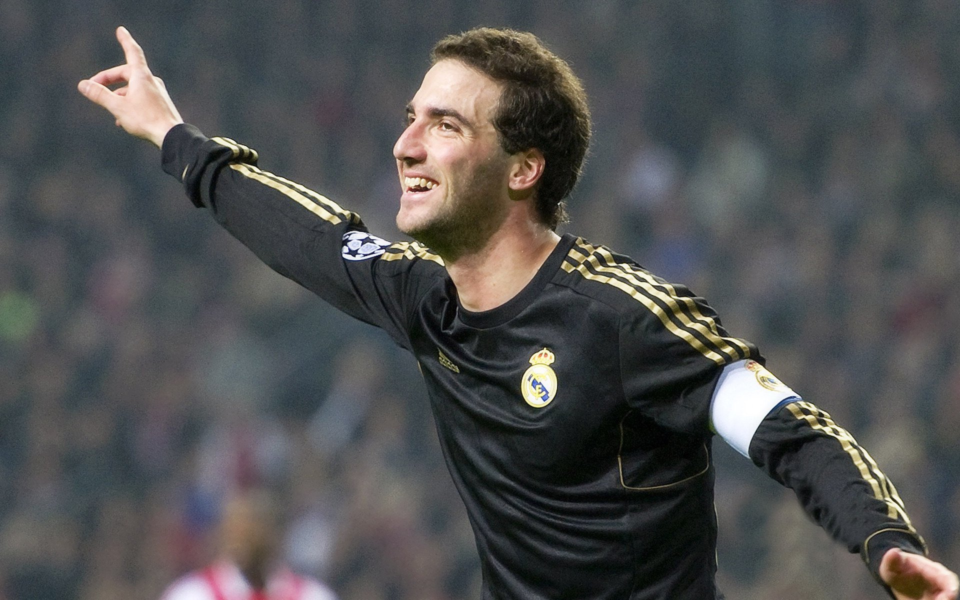 从基多到伯纳乌，足球世界的唯一性叙事—厄瓜多尔奇迹与楚阿梅尼的欧冠时刻